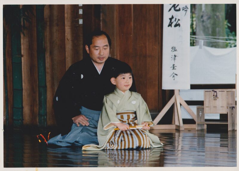 ＜前編＞「能舞台はどのお家にもあると思っていました」能楽師・塩津圭介さんインタビューの画像