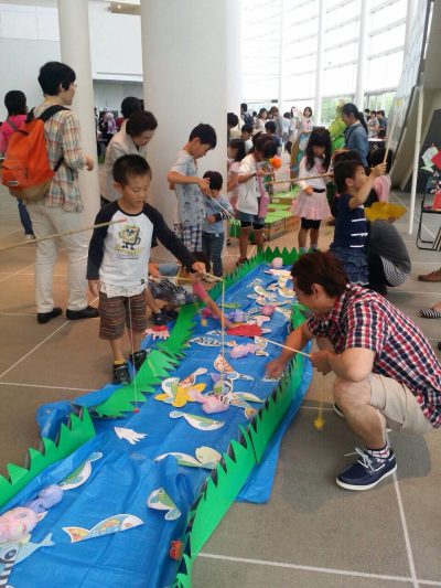 人形劇団むすび座『ニルスのふしぎな旅』の画像