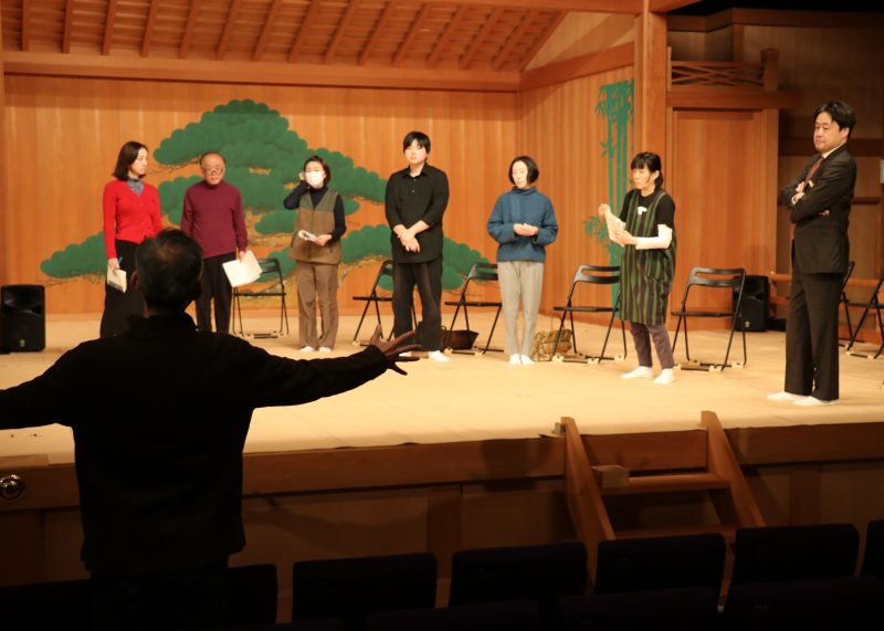 能舞台の構造を最大限に生かした立ち稽古　 ‟鉄の団結“で本番までラストスパート！の画像