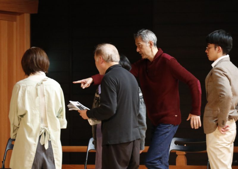 能舞台の構造を最大限に生かした立ち稽古　 ‟鉄の団結“で本番までラストスパート！の画像